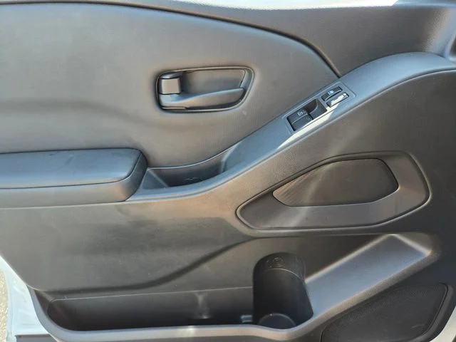Used 2022 White Nissan S image 34