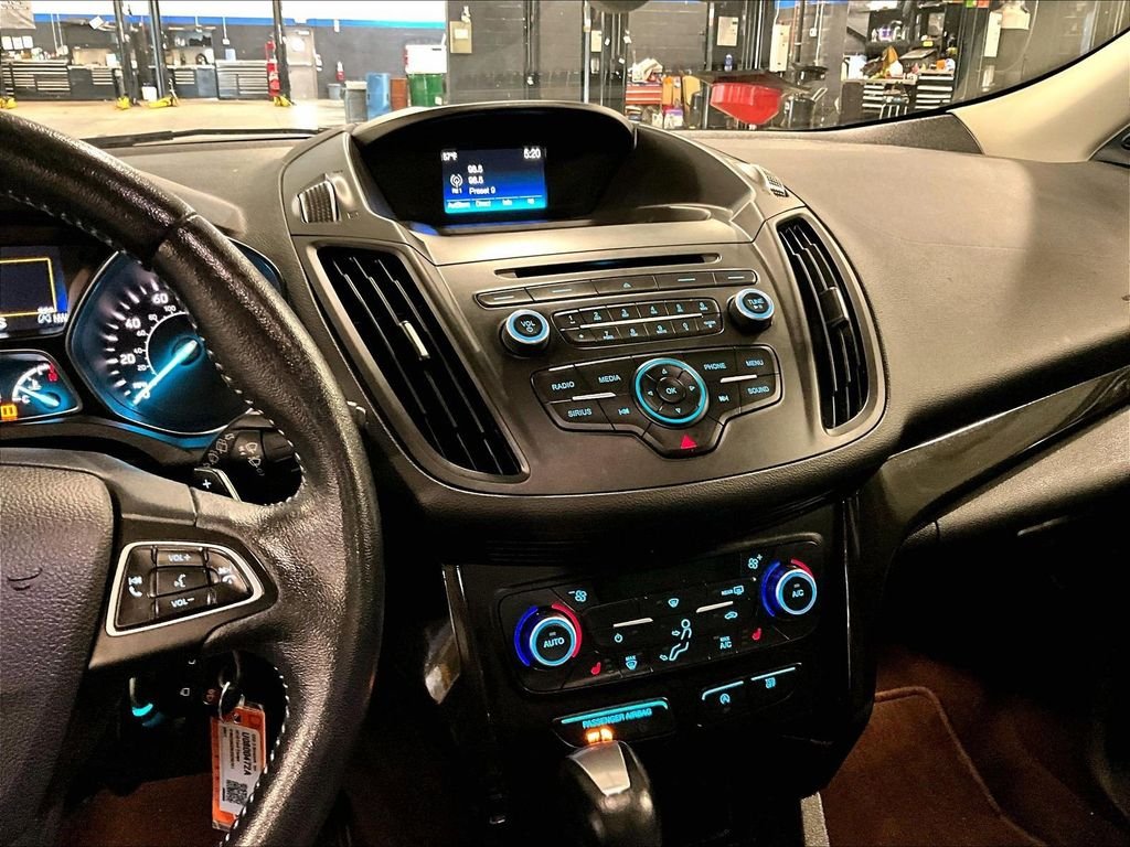 Used 2018 Silver Ford SE image 19