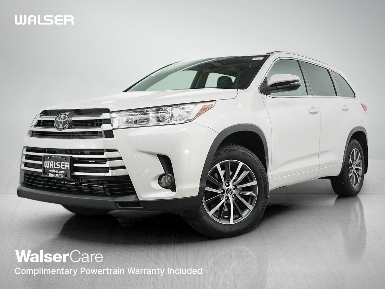 Used 2018 Blizzard Pearl Toyota Xle image 1