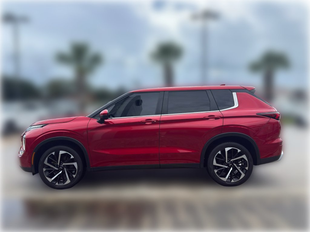 Used 2022 Red Diamond Mitsubishi SE Launch Edition image 4