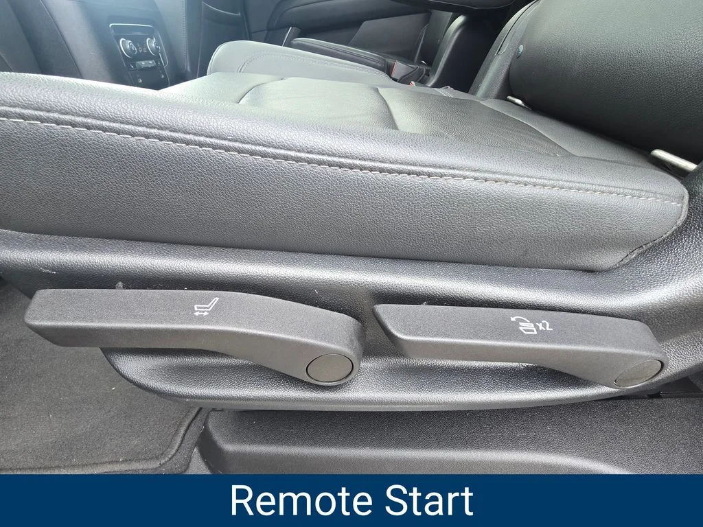 Used 2022 Gray Chevrolet Z71 image 13