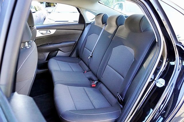 Used 2023 Black Kia LXS image 14