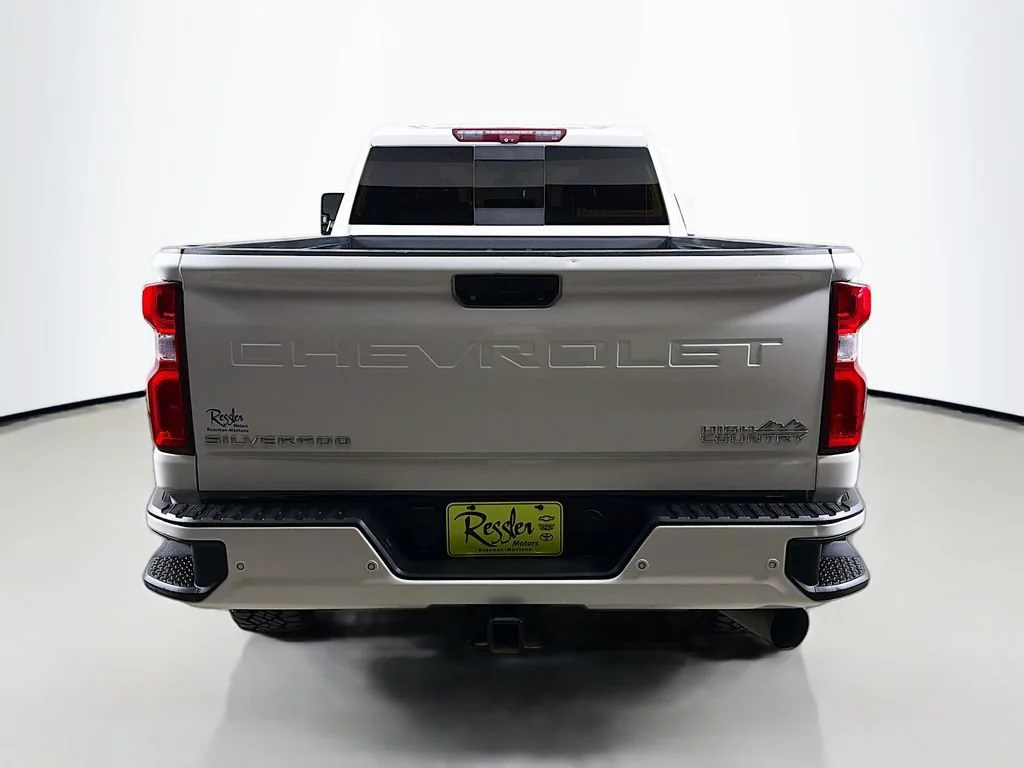 Used 2021 Iridescent Pearl Tricoat Chevrolet High Country image 7