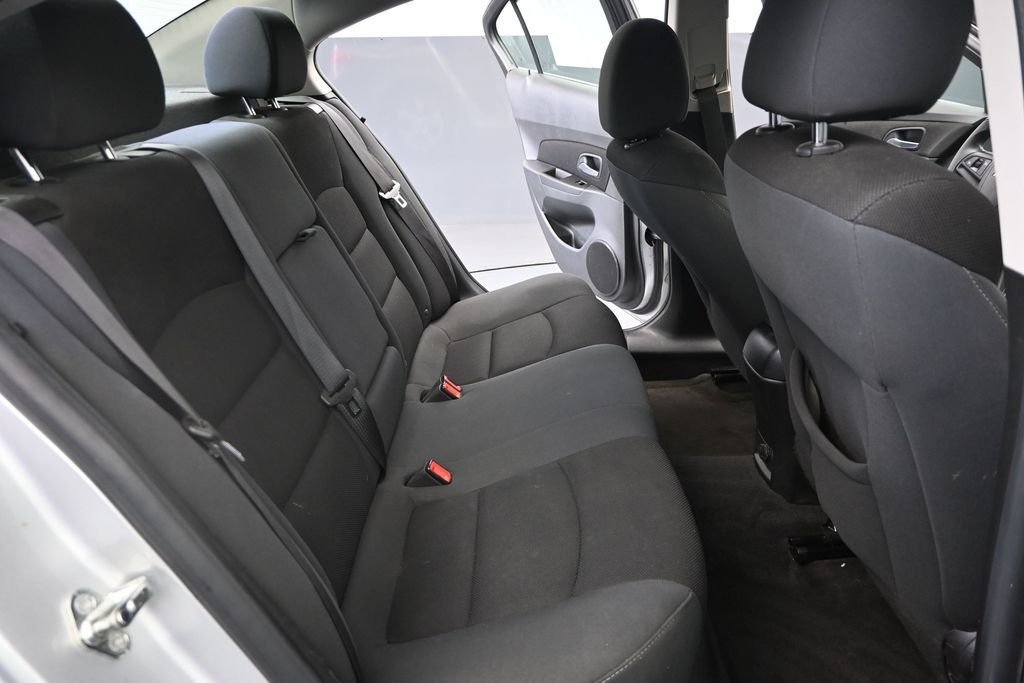 Used 2016 Silver Chevrolet 1LT image 28
