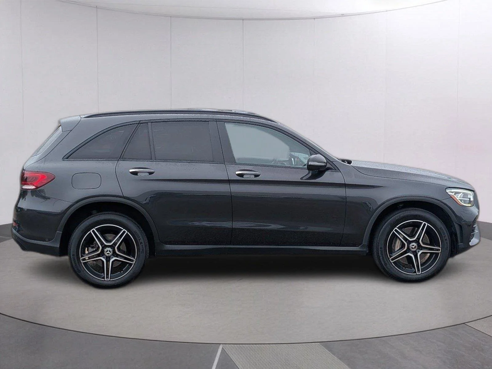 Used 2022 Graphite Grey Metallic Mercedes-Benz GLC 300 image 7