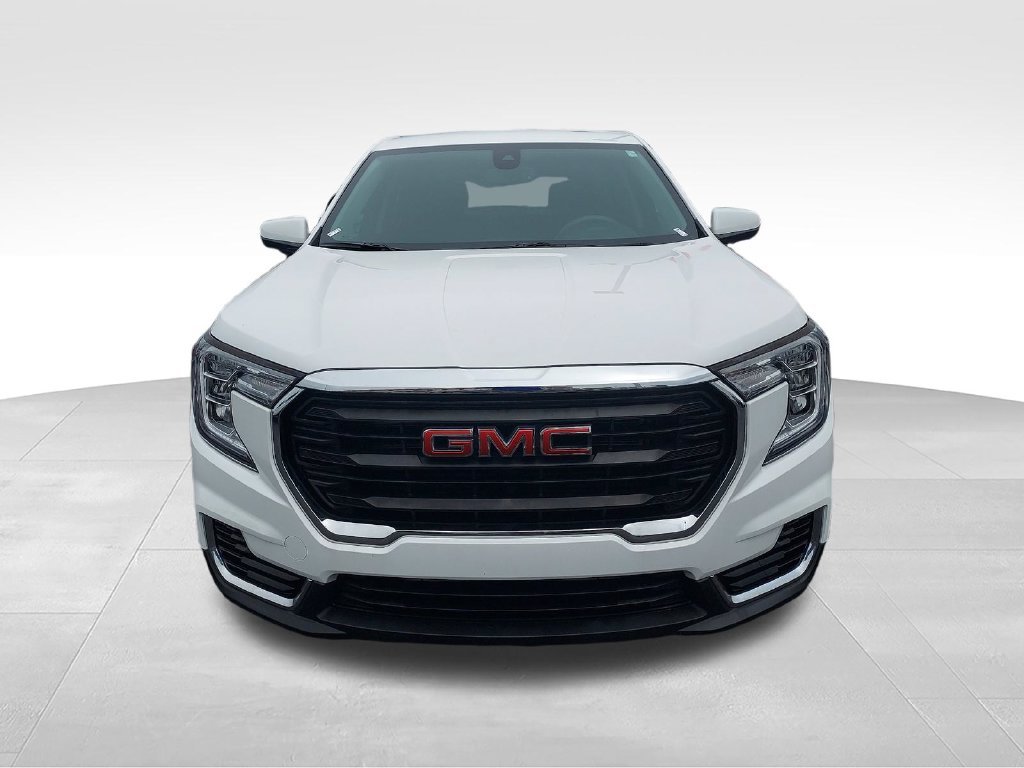 Used 2024 White GMC SLE image 8