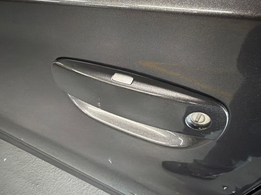 Used 2015 Crystal Metallic Dodge SE image 7