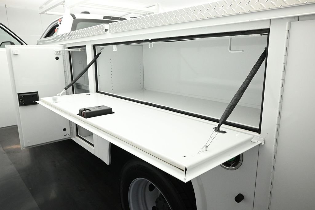 New 2025 Oxford White Ford XL image 18