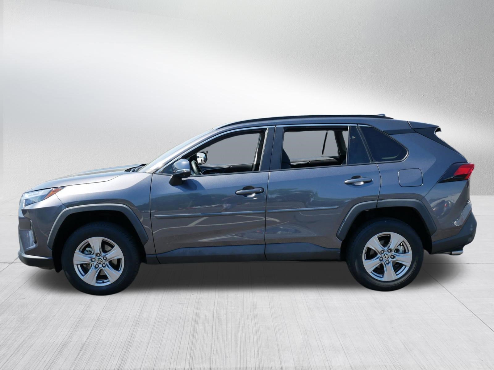 Used 2022 MAGNETIC GRAY M Toyota XLE image 4