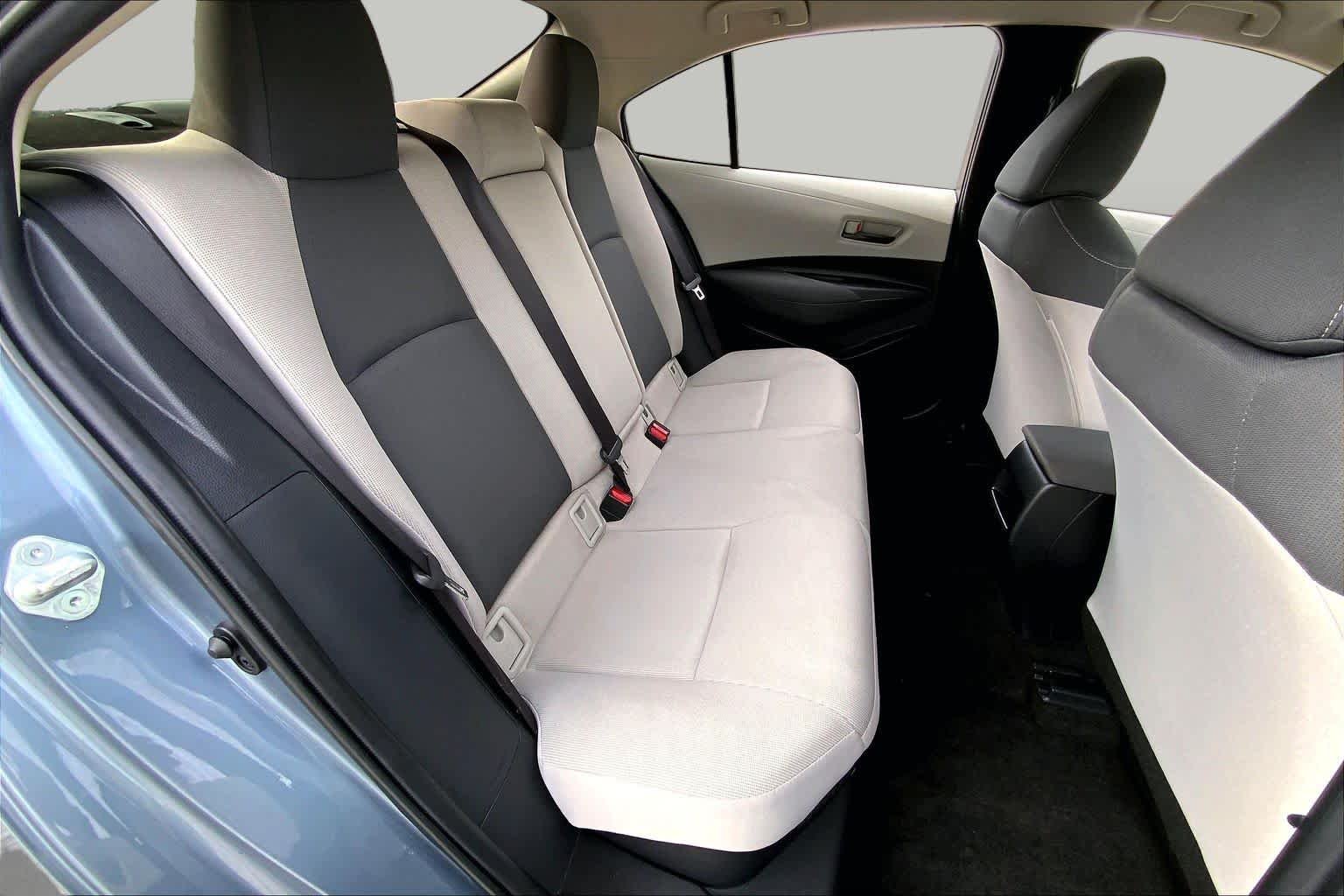 Used 2022 Celestite Toyota Hybrid LE image 19