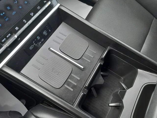 Used 2024 Green Hyundai SEL image 25