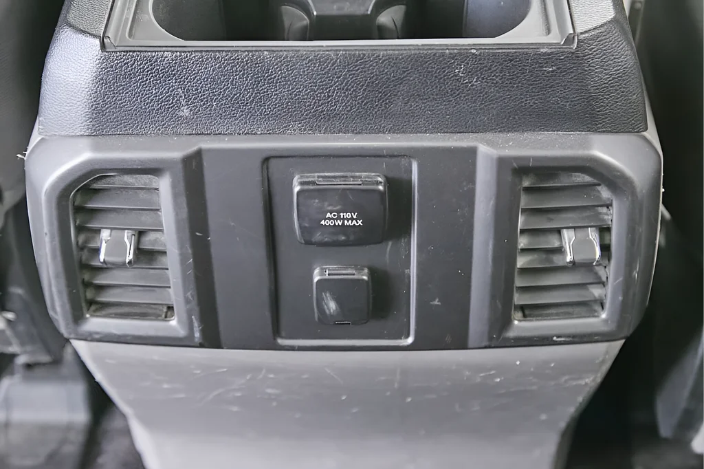 Used 2016 Oxford White Ford XLT image 28