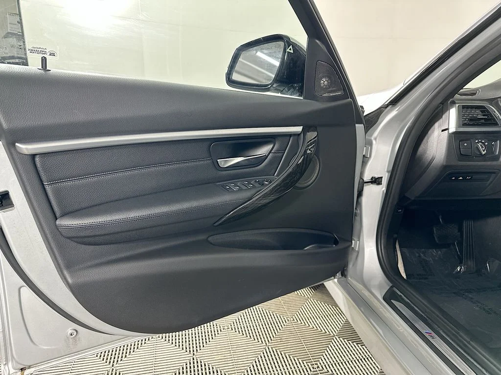 Used 2017 Glacier Silver Metallic BMW 340i xDrive image 23