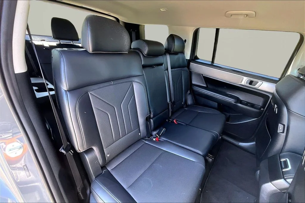 Used 2026 Hampton Gray Hyundai SEL image 27
