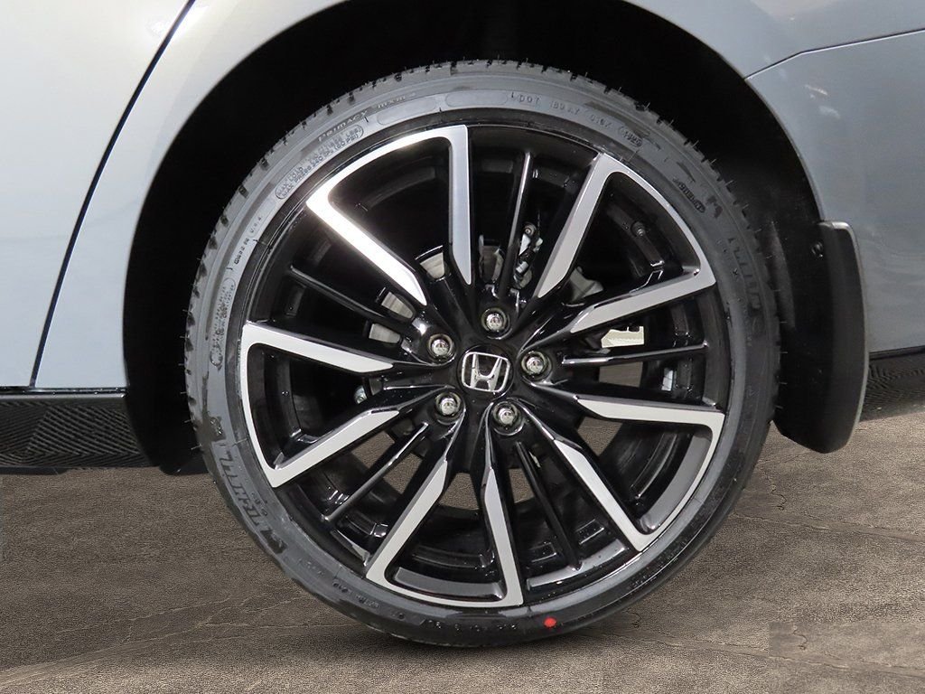 New 2026 Urban Gray Pearl Honda Touring image 11