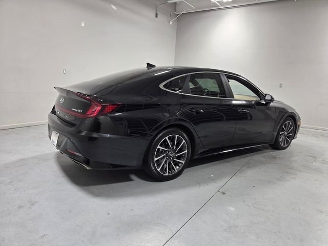 Used 2020 Black Hyundai Limited image 11