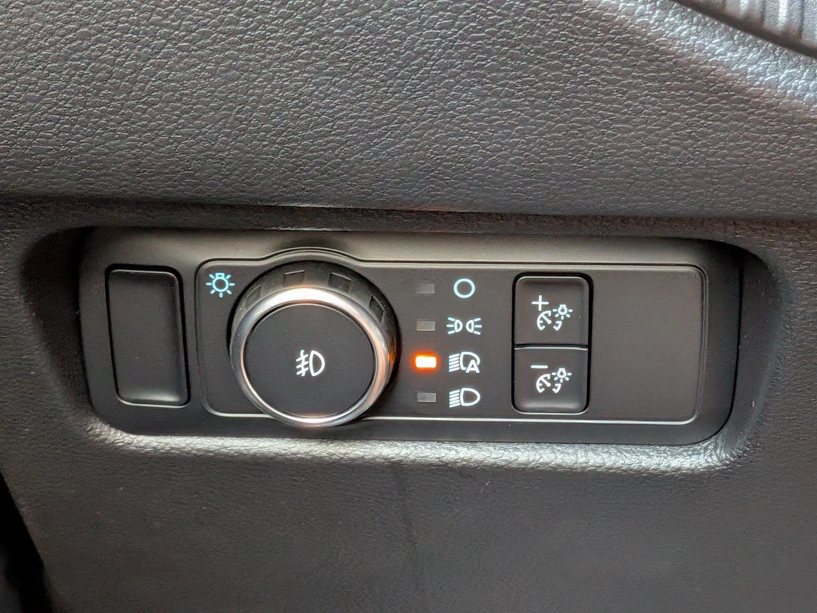 New 2026 Carbonized Gray Metallic Ford XL image 25