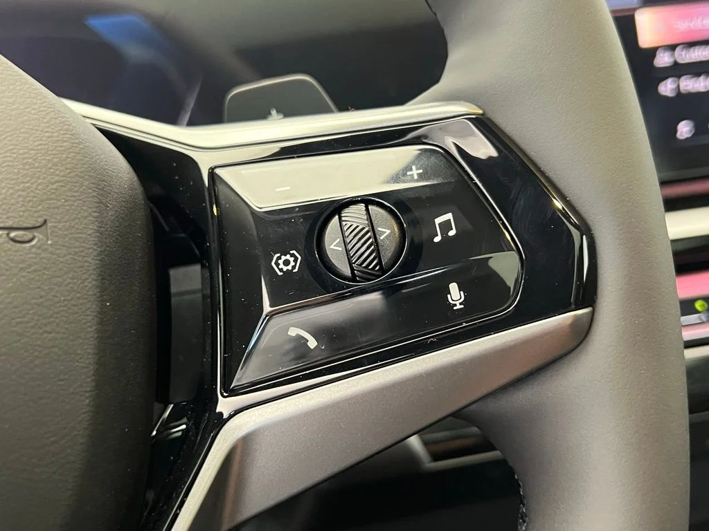 New 2027 Black Sapphire Metallic BMW 530i image 17