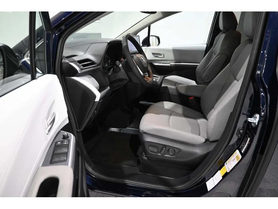 New 2026 BLUE Toyota XLE+ AWD Mobility Handicap Van image 13