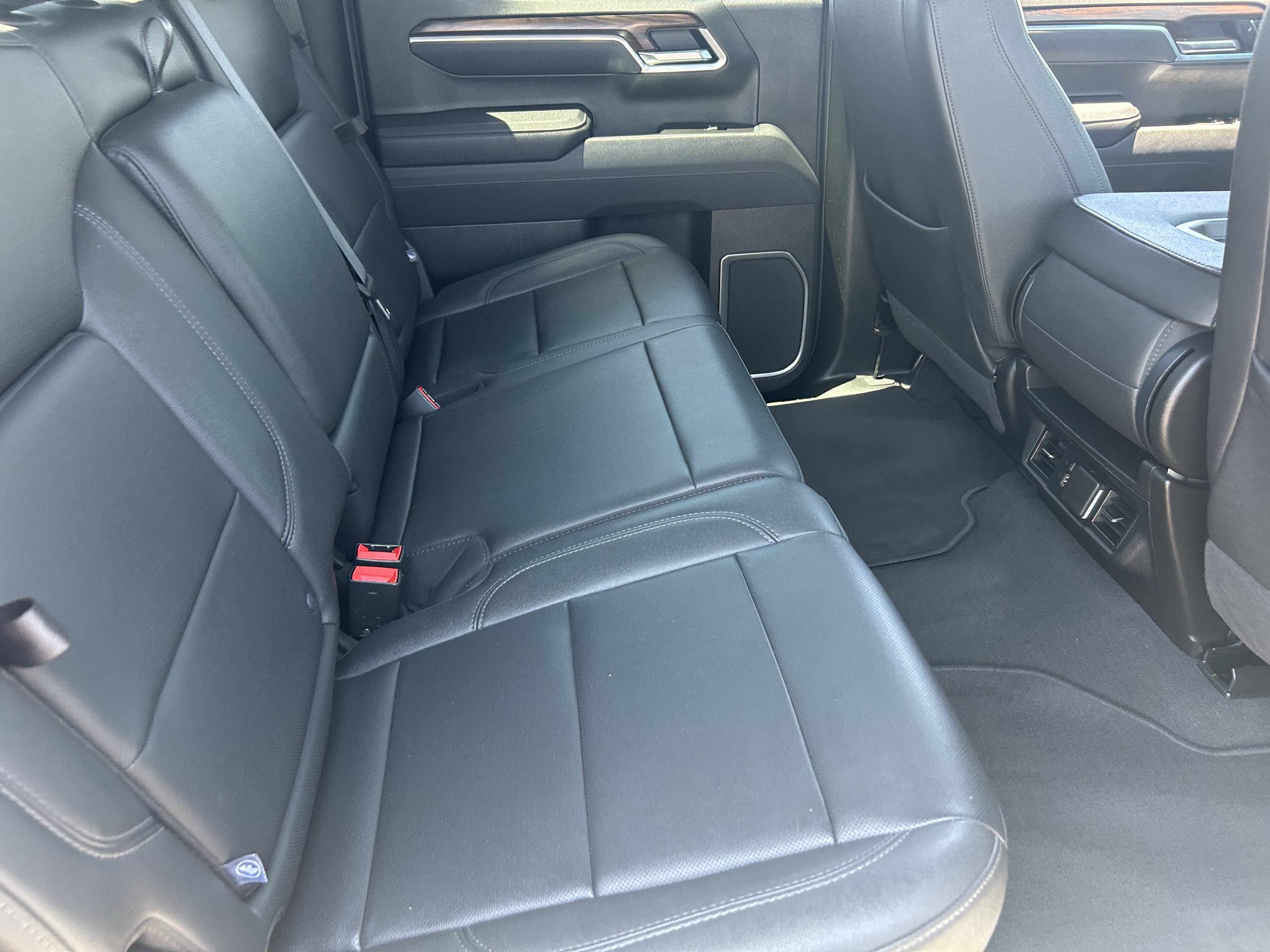 2025 GMC Sierra 1500 SLT - Photo 13