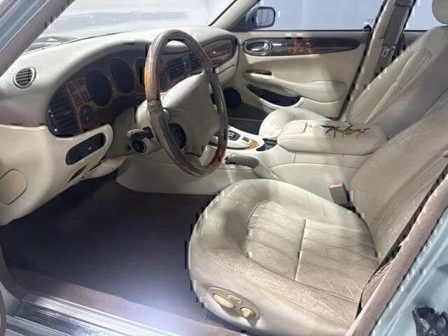Used 2000 Gold Jaguar Base image 12
