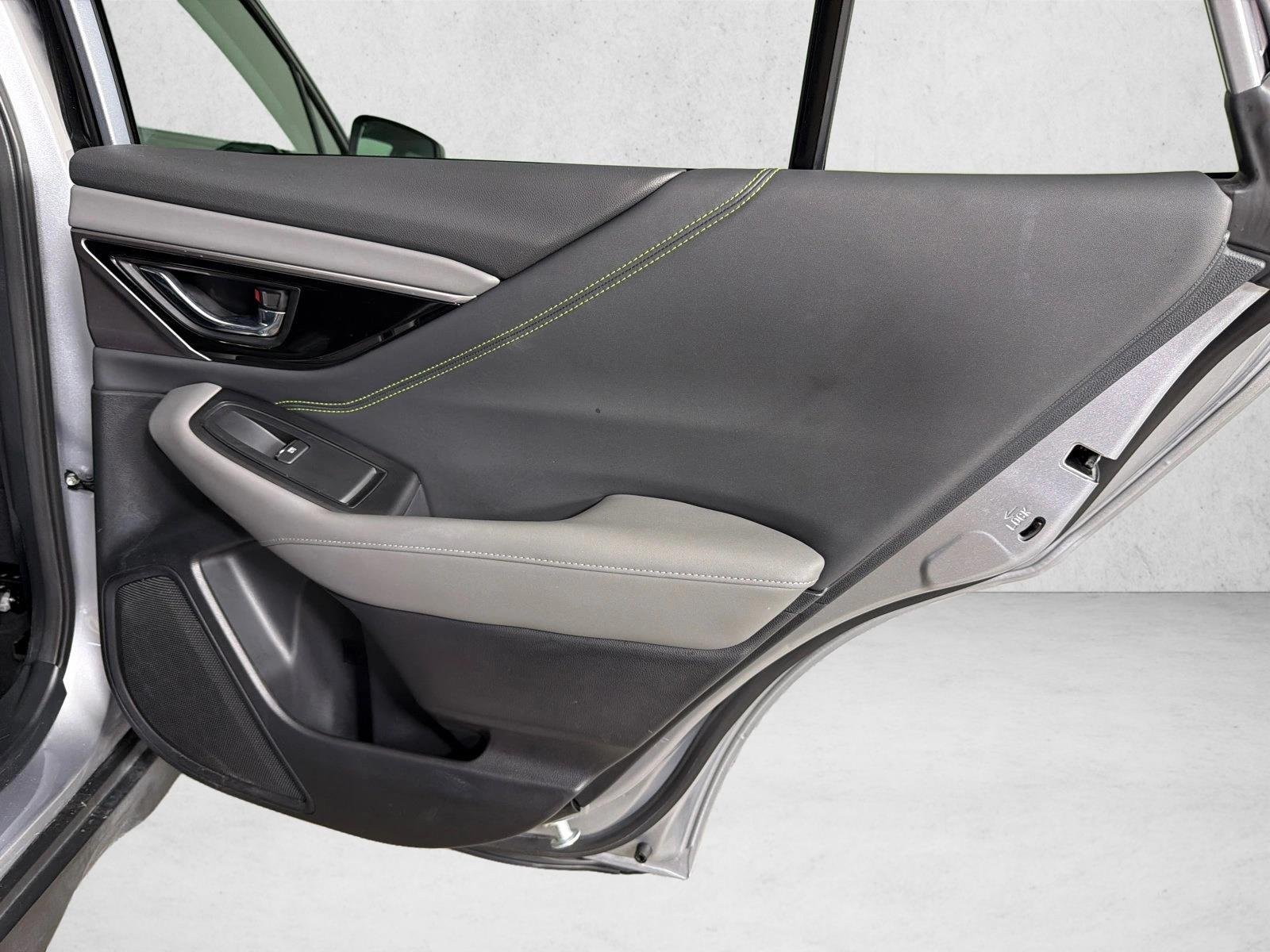 Used 2025 Ice Silver Metallic Subaru Onyx Edition image 17