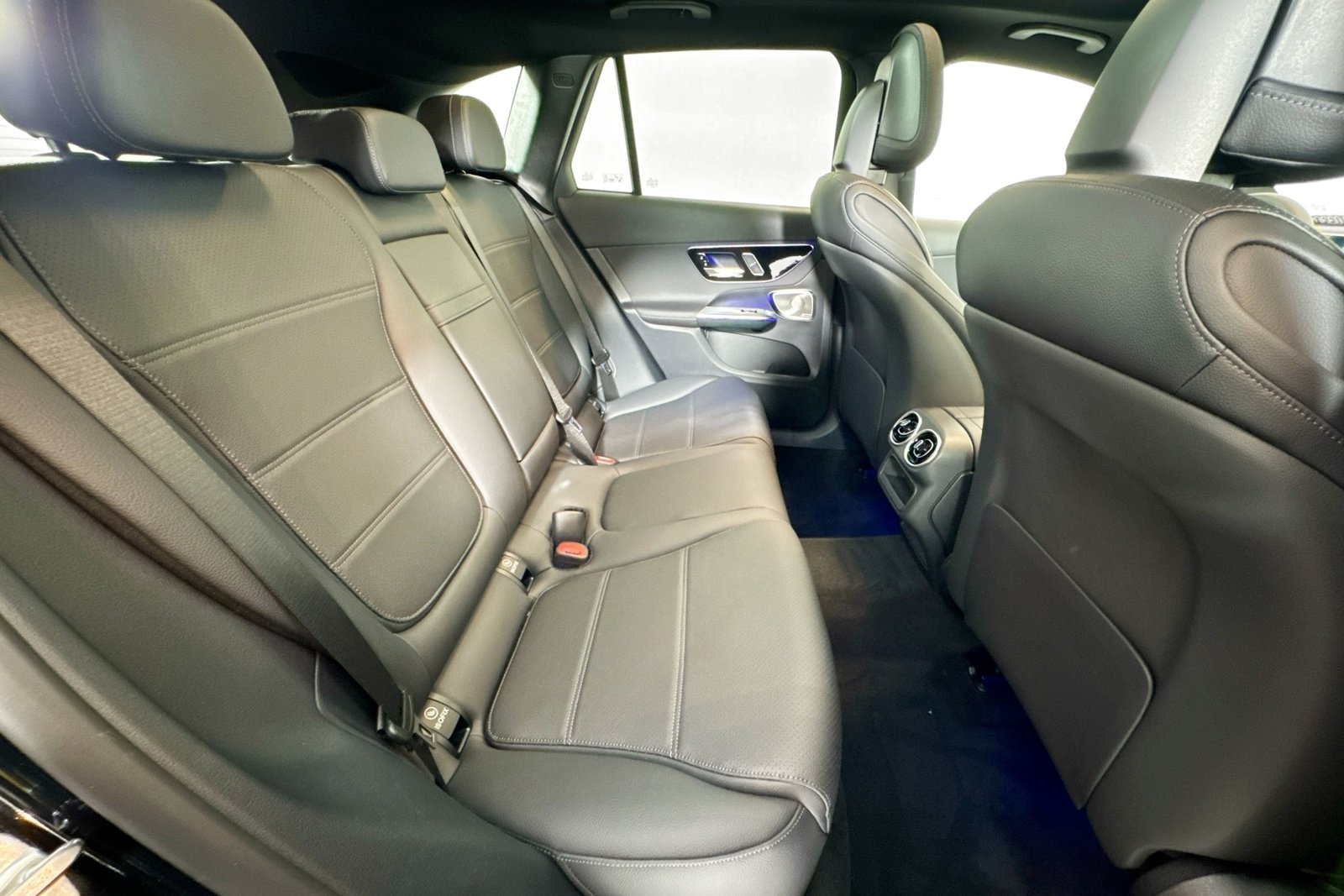 New 2026 Black Mercedes-Benz GLC 300 image 25