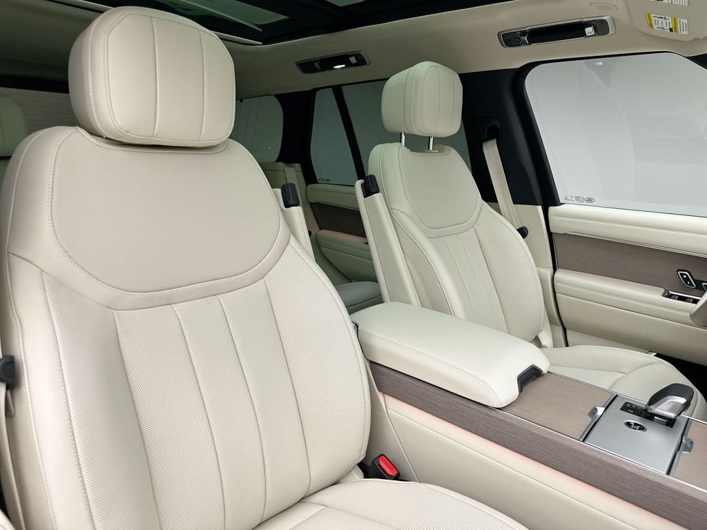 New 2026 Charente Grey Prem Met Land Rover SE image 6