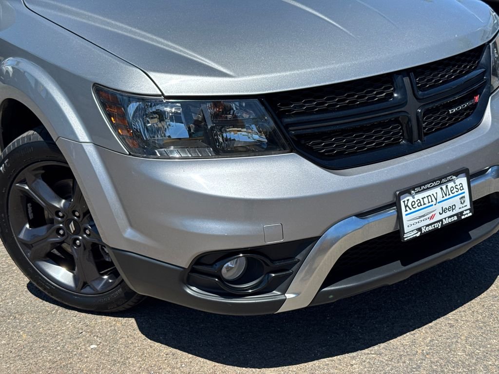 Used 2020 Silver Dodge Crossroad image 6