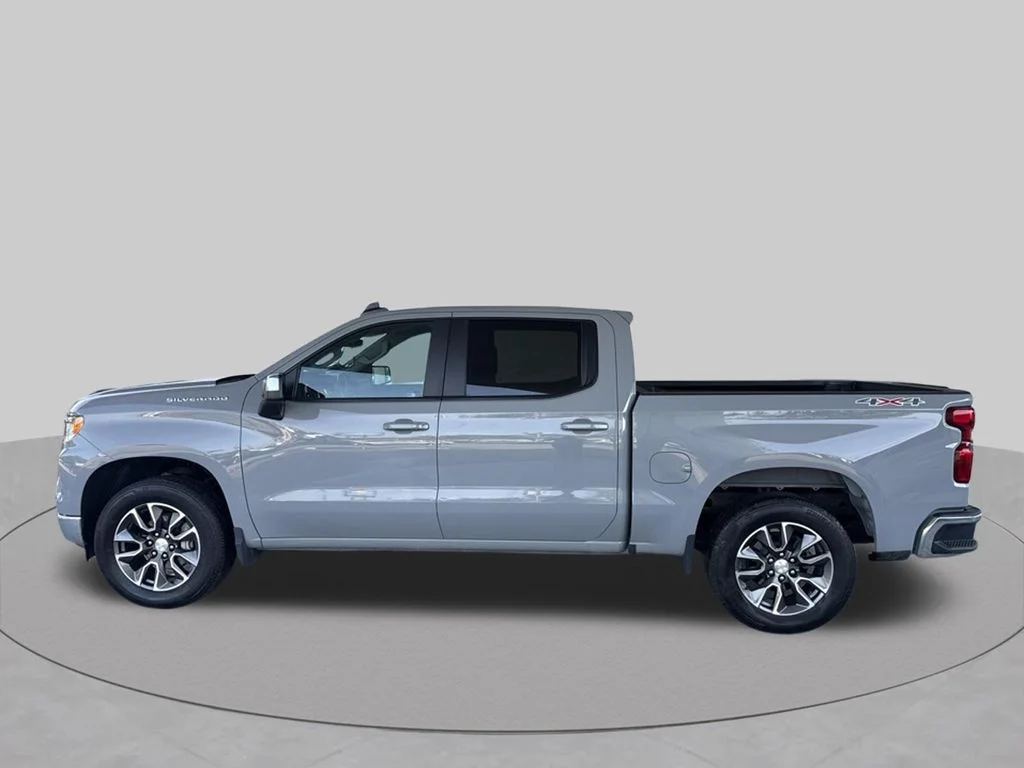 Used 2024 Gray Chevrolet LT image 4