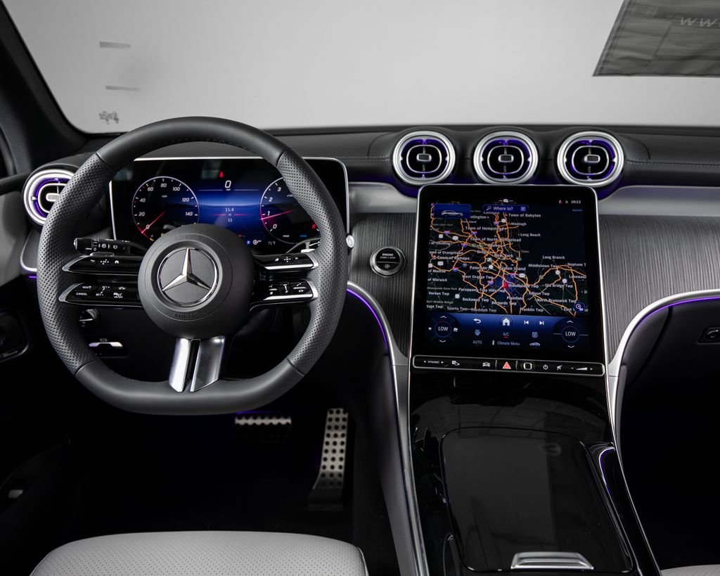New 2026 Cirrus Silver Metallic Mercedes-Benz GLC 300 image 8