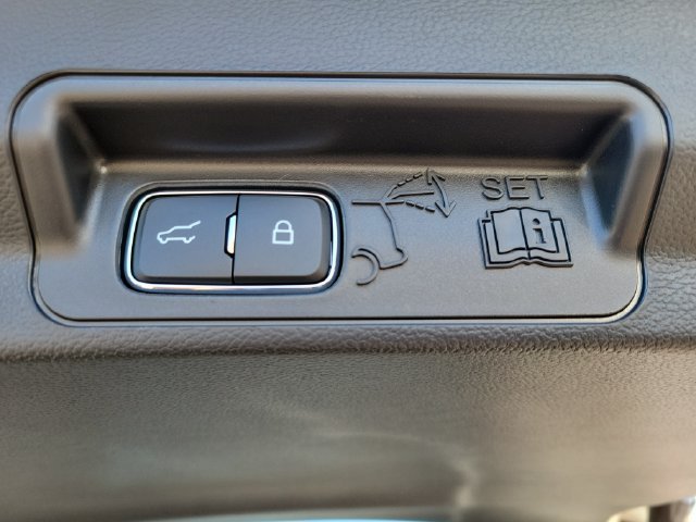 New 2027 Star White Metallic Tri-Coat Ford Tremor® image 67