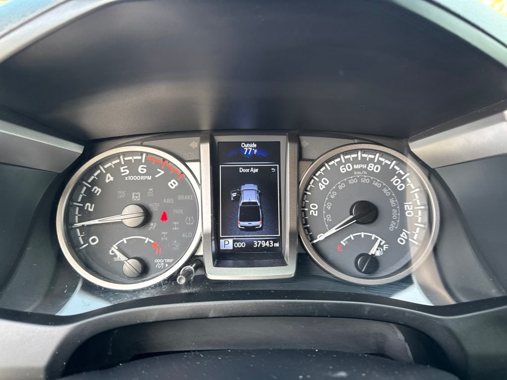 Used 2023 White Toyota SR5 image 7