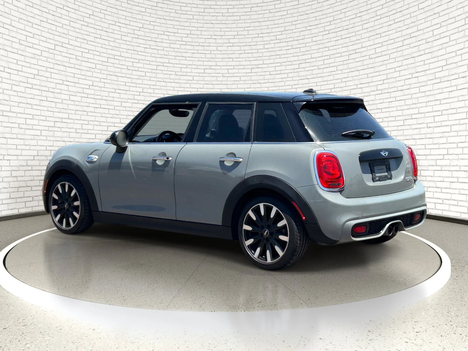 Used 2016 White Silver Metallic MINI S image 5