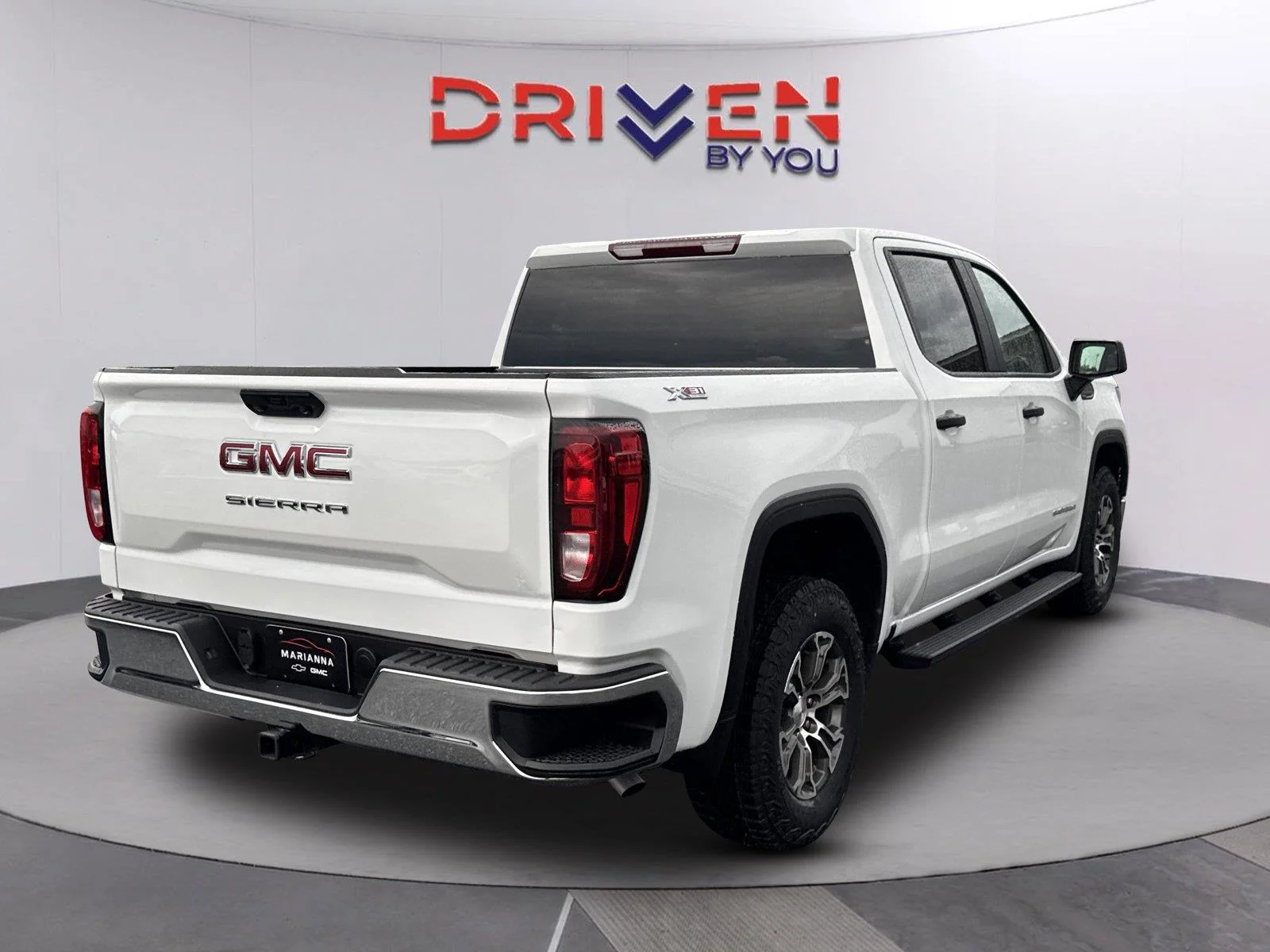 Used 2025 Summit White GMC Pro image 4