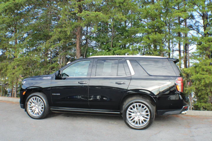 Used 2023 BLACK Chevrolet High Country image 3