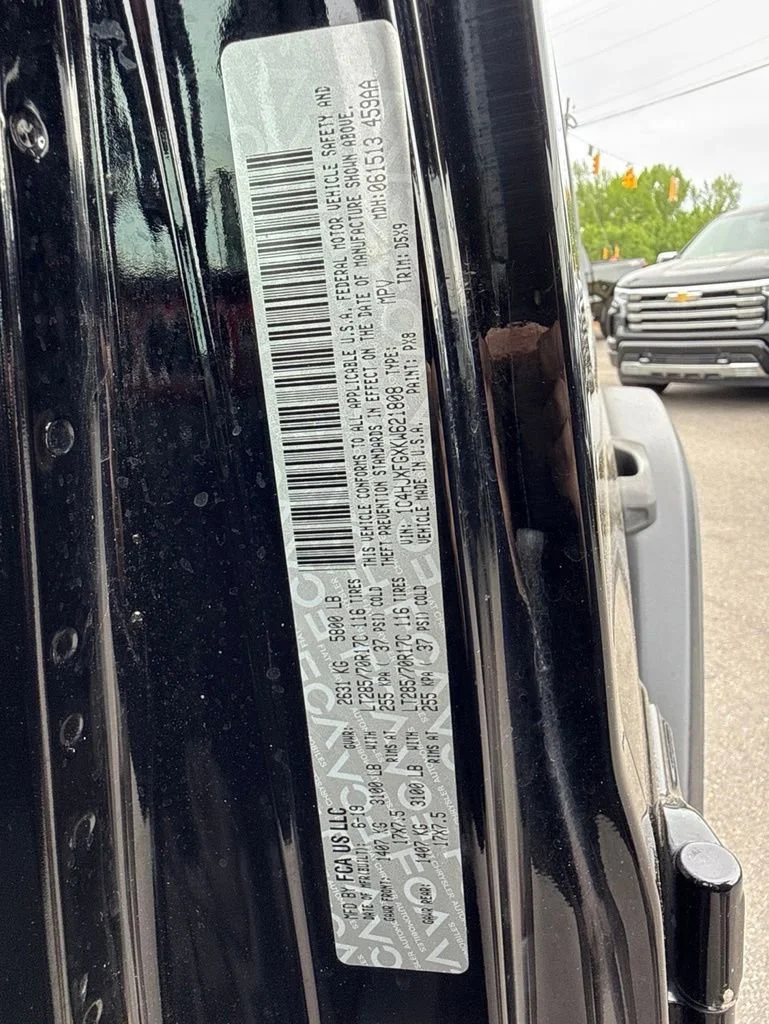 Used 2019  Jeep Rubicon image 30