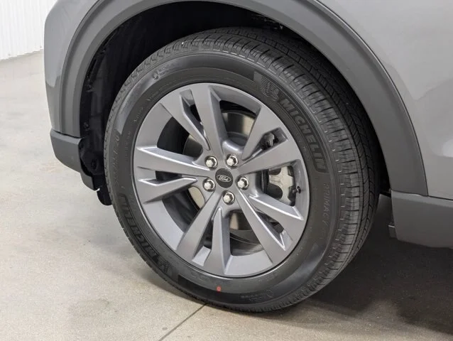 New 2026 Carbonized Gray Metallic Ford Active image 30
