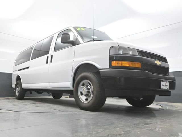 Used 2024 White Chevrolet LS image 32