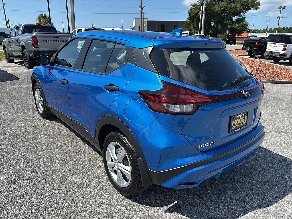 Used 2025 Electric Blue Metallic Nissan  image 6