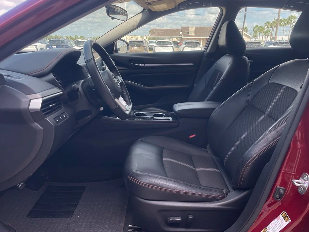 Used 2024 Red Nissan 2.5 SR image 13