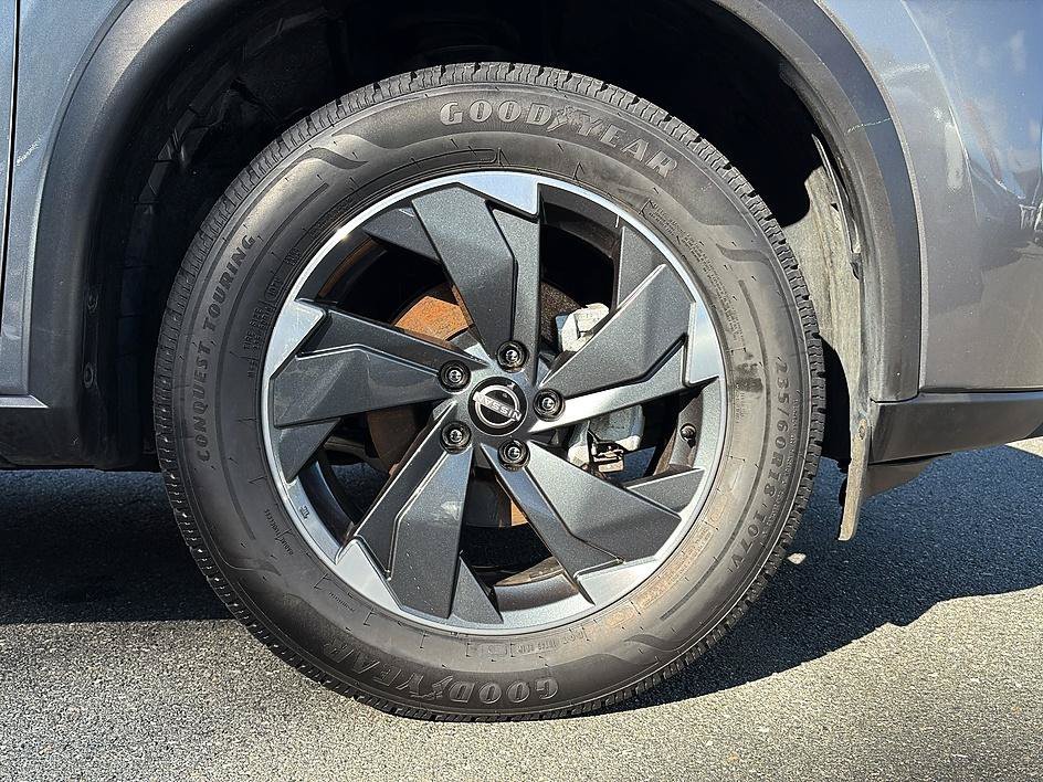 Used 2025 Gun Metallic Nissan SV image 12