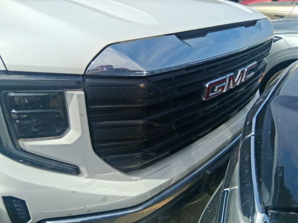 Used 2024 Summit White GMC Pro image 16