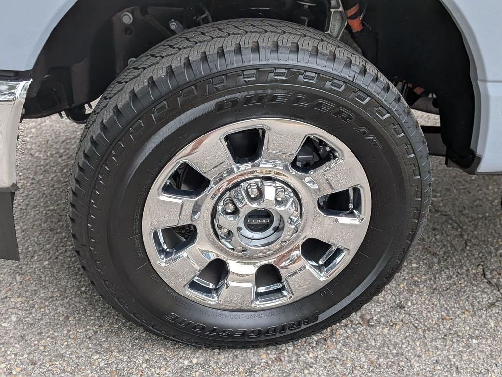 New 2026 Glacier Gray Metallic Tri-Coat Ford F-250® Lariat® image 38