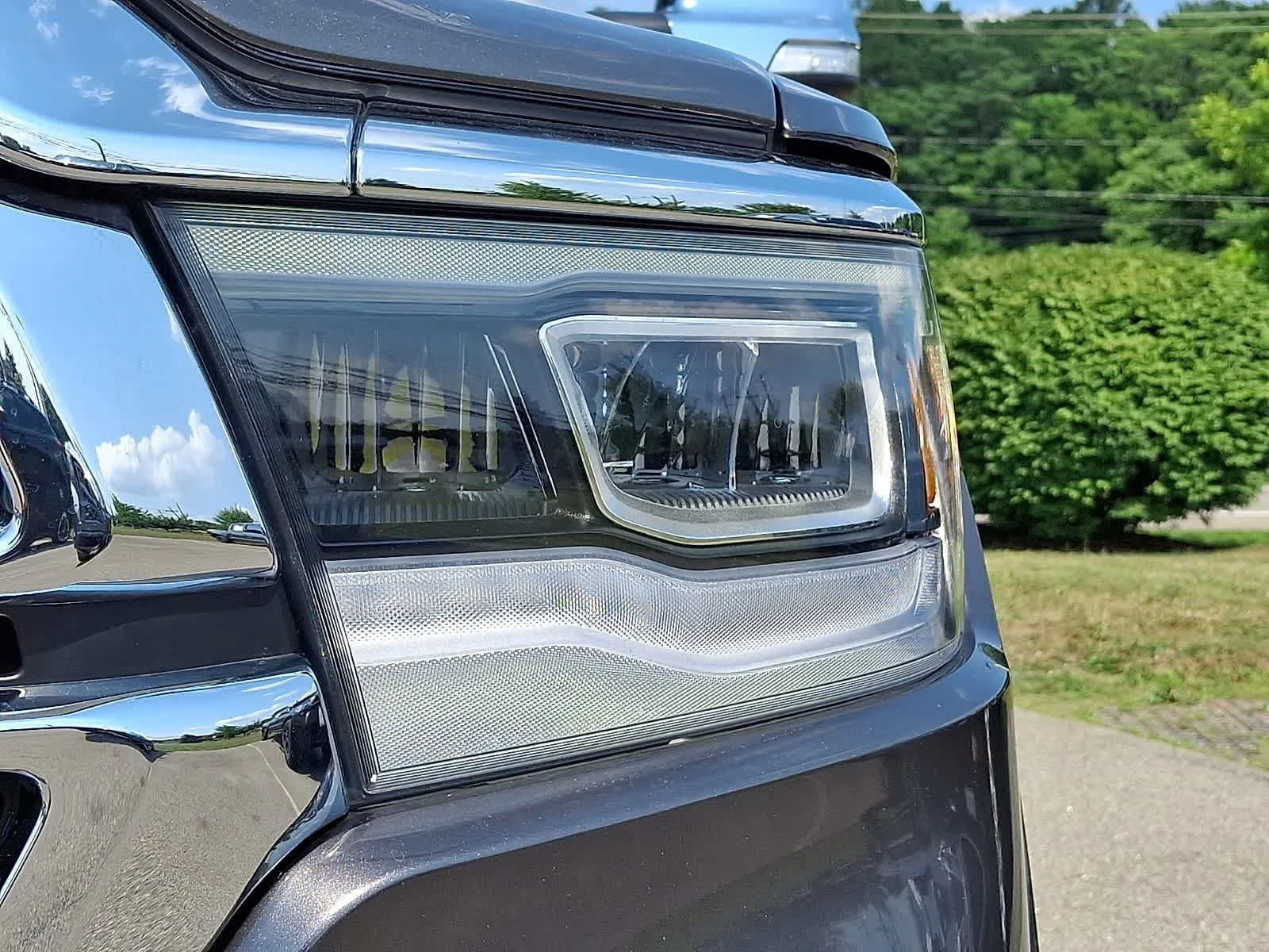 Used 2021 Granite Crystal Metallic Clearcoat Ram Laramie image 10