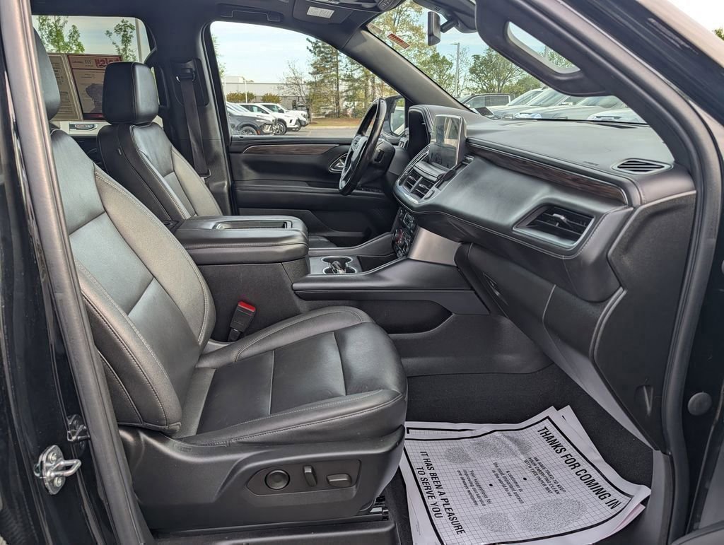 Used 2022 Black Chevrolet Z71 image 20