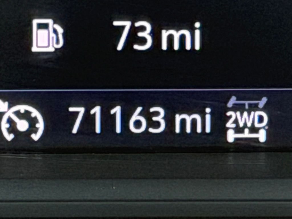 Used 2020 Red GMC Elevation image 25
