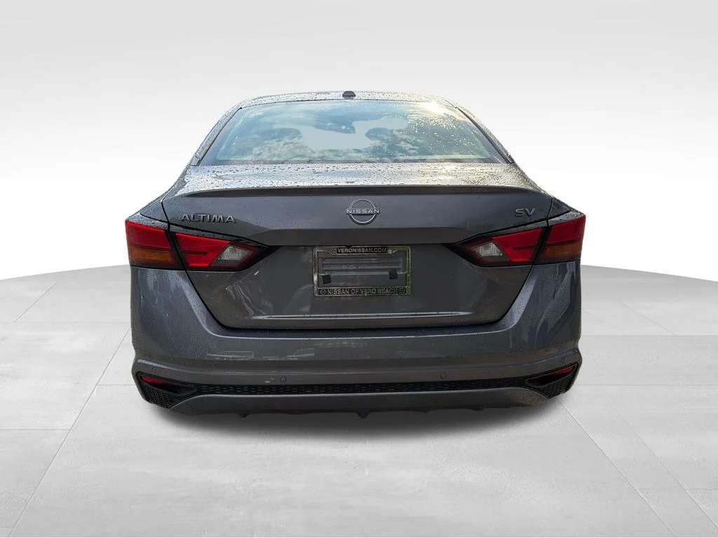 Used 2024 Gray Nissan 2.5 SV image 6