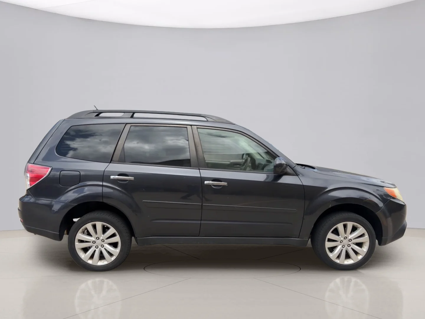 Used 2013 Gray Subaru 2.5X PREM image 6