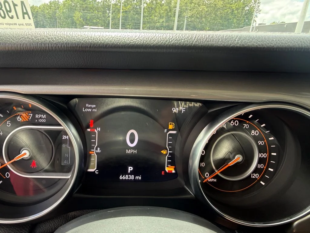 Used 2020 White Jeep Unlimited Sahara image 14